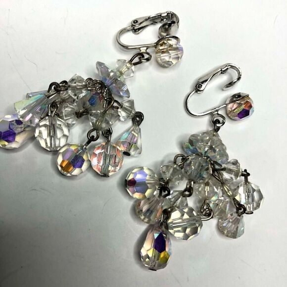 938 Vintage Clip Earrings Chandelier Aurora Borealis AB - Picture 2 of 2